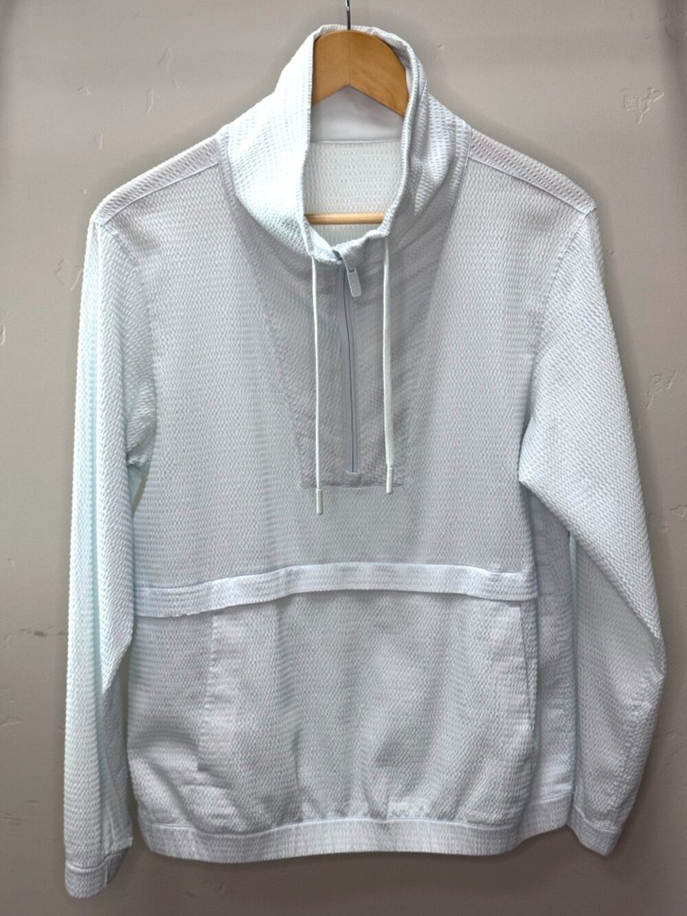 Lululemon Pack Light Seersucker Half-Zip Pullover Size 4
